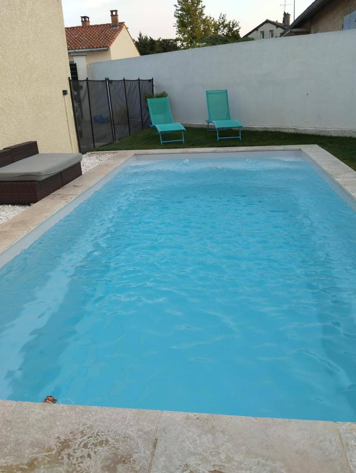 Villa J Et V Bédarrides Eksteriør billede